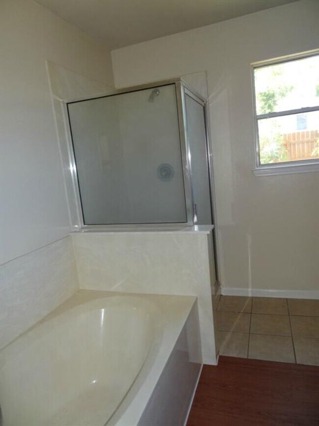 Building Photo - 21000 Godolophin Ct