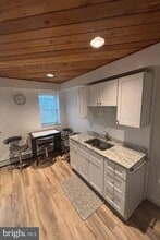 Building Photo - 1315 E Ridge Pike