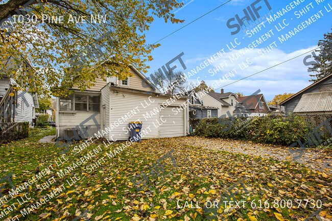 Foto del edificio - 1030 Pine Ave NW