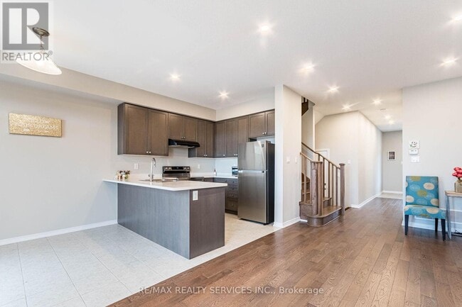 Building Photo - 8273-8273 Tulip Tree Dr