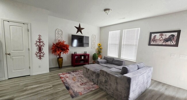 Building Photo - 3256 Tracer Dr