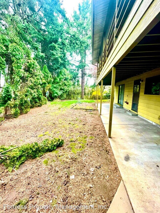 Building Photo - 5 br, 3 bath House - 1960 SE 160th Avenue