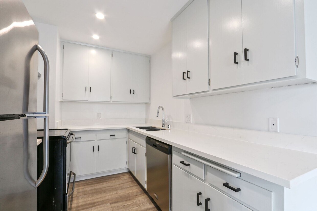 847 6th St in Santa Monica - steps to Mon... - 847 6th St in Santa Monica  - steps to Mon...