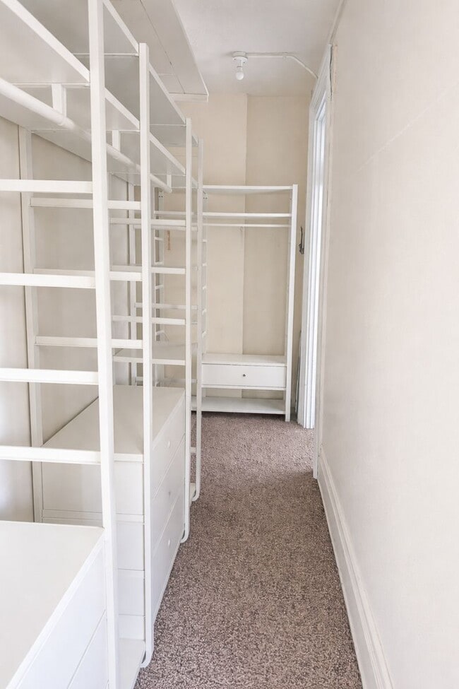 Building Photo - 934 Washington Ave