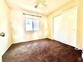 Building Photo - 3245 Ridgecliff St