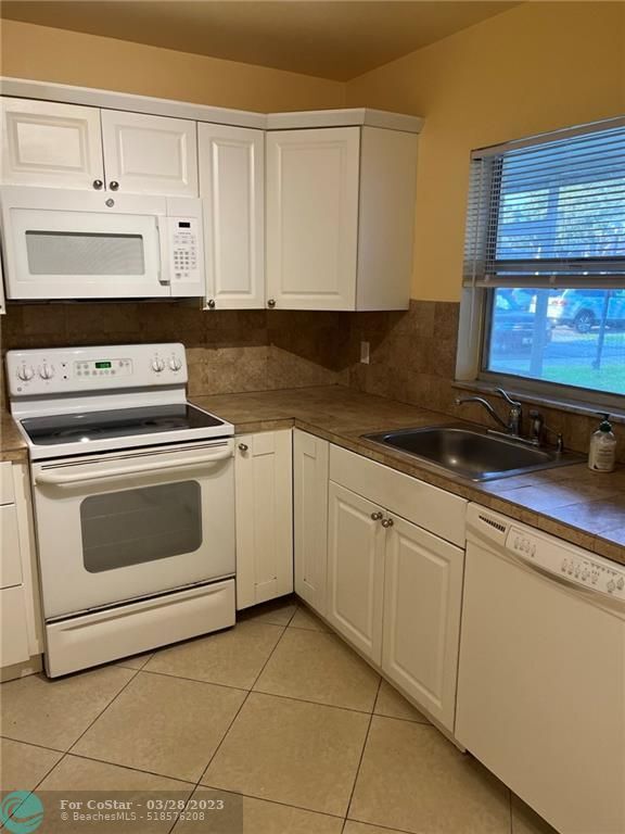 2000 SW Natura Blvd, Deerfield Beach, FL 33441 House Rental in