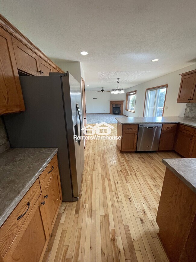 Foto del edificio - 6311 Fairway Dr NW