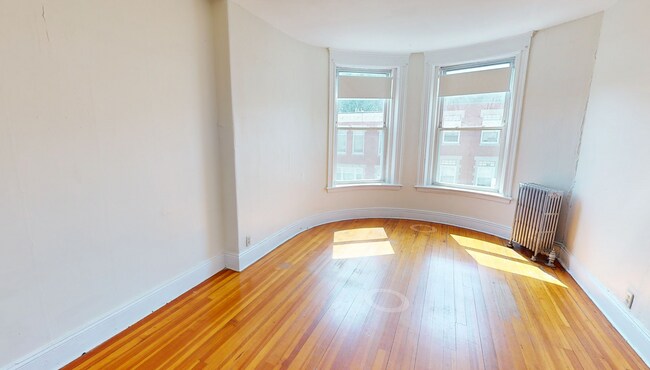 Foto del edificio - Avl 9/1! No Fee! Sunny 3BR on Brighton/Bro...