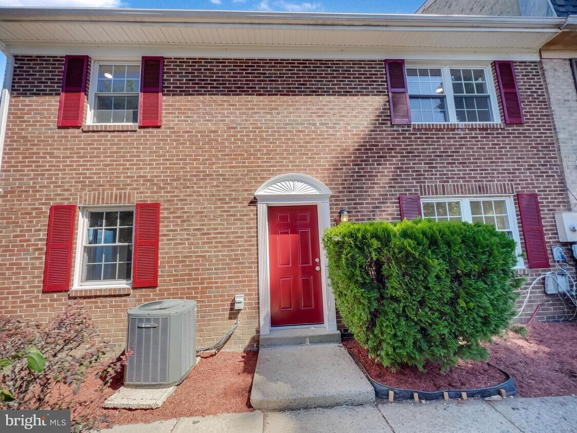 9824 Hagel Cir, Lorton, VA 22079 Townhome Rentals in Lorton VA