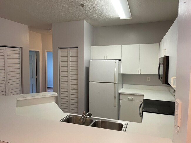 Building Photo - 510 Florida Club Blvd