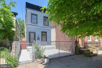 Building Photo - 2036 Amber St
