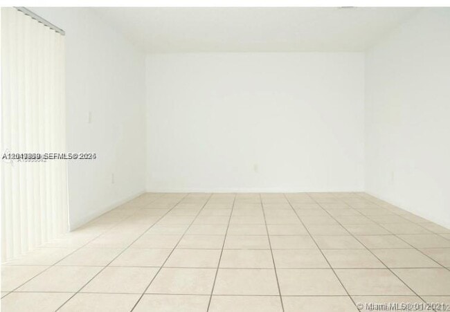 Building Photo - 9365 Fontainebleau Blvd