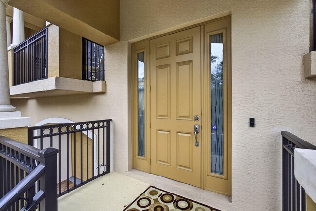 Building Photo - 803 del Sol Cir