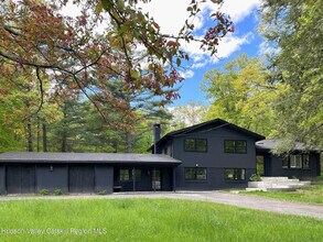 Building Photo - 13 Arnold Dr