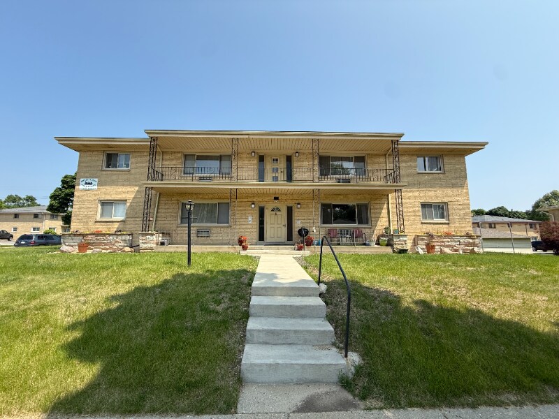 Foto principal - 8226 W Oklahoma Ave