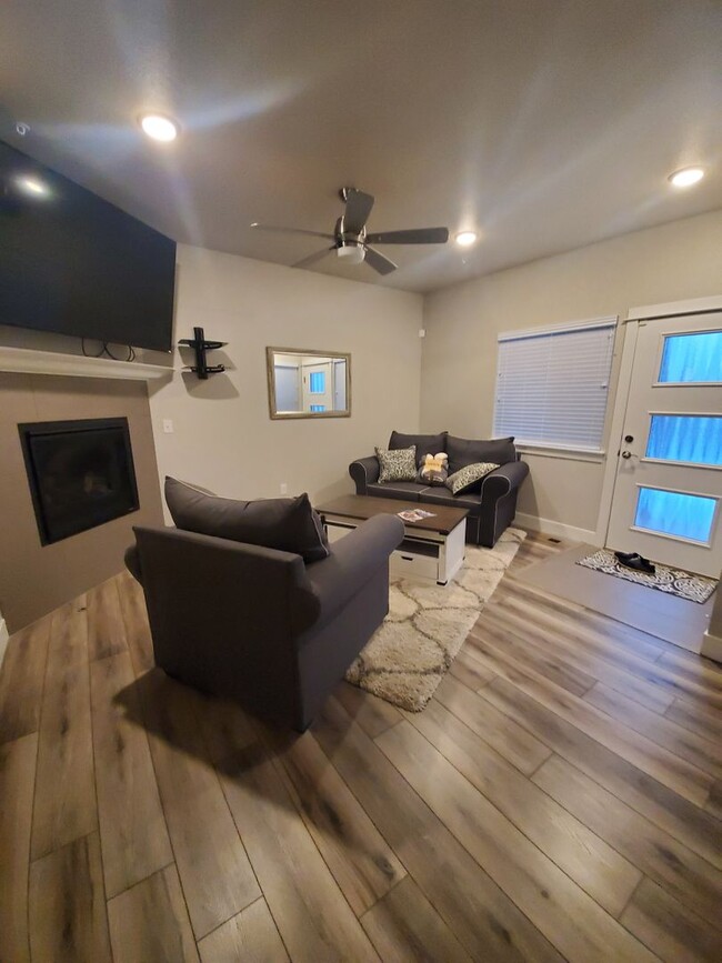 Foto del edificio - 2 Bed 2.5 Bath Condo in Mid-Fort Collins!