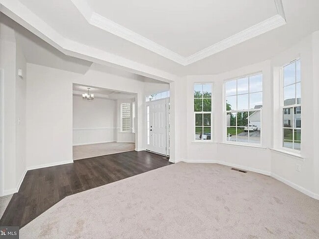 Building Photo - Spacious 5BR House in Middletown