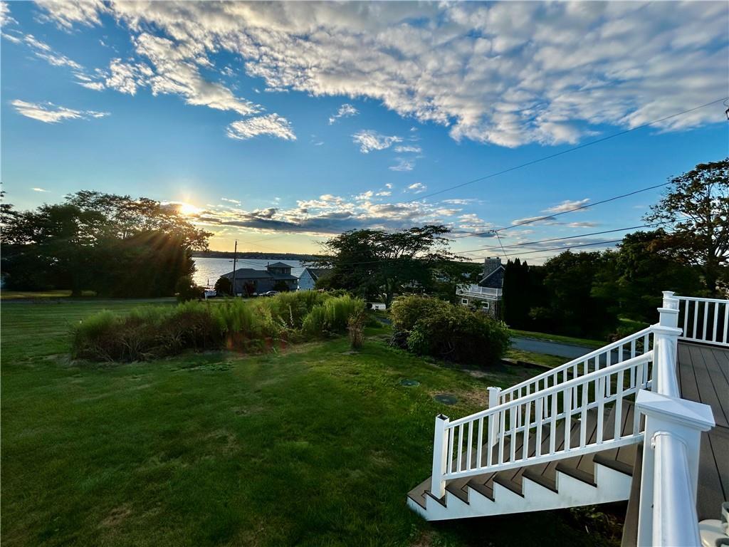 Primary Photo - 32 Seaspray Way