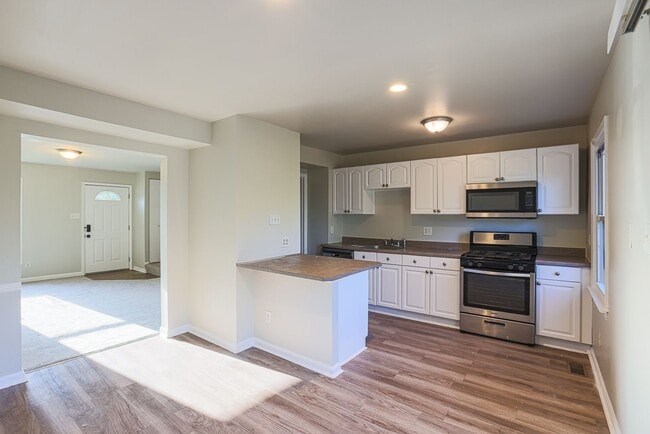Building Photo - 8507 Gradien Dr