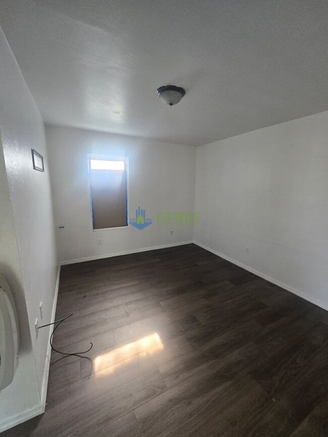 Foto del edificio - 641 Linden Ave