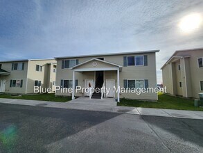 Building Photo - 952 Anne St