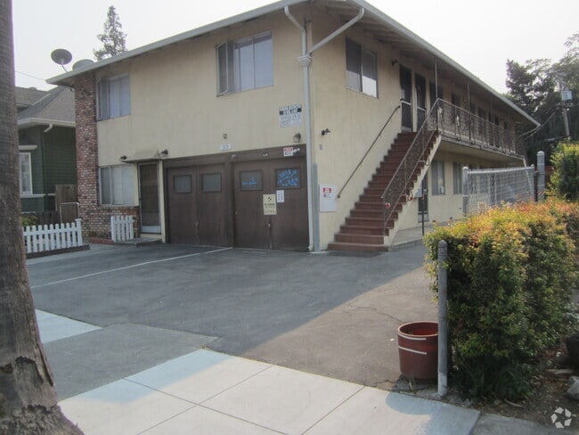 Building Photo - 33 S 15th St