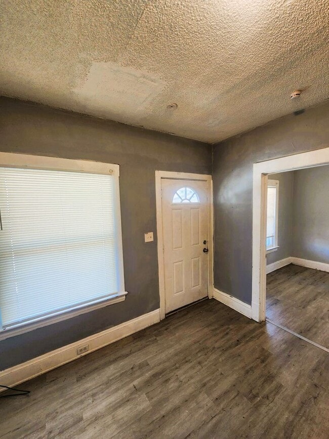 Foto del edificio - 3452 W 91st St