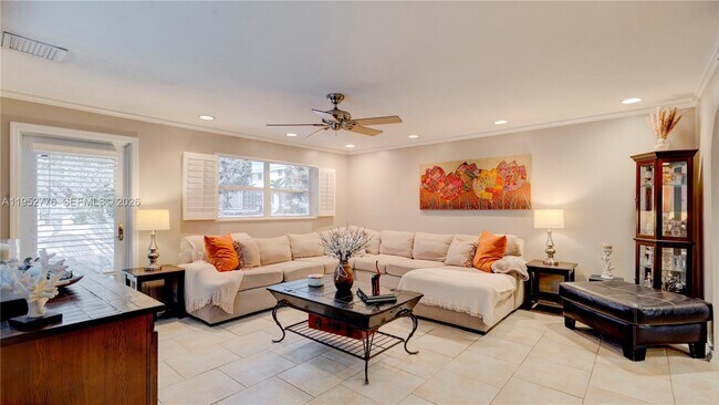 Foto del edificio - 150 Azalea St