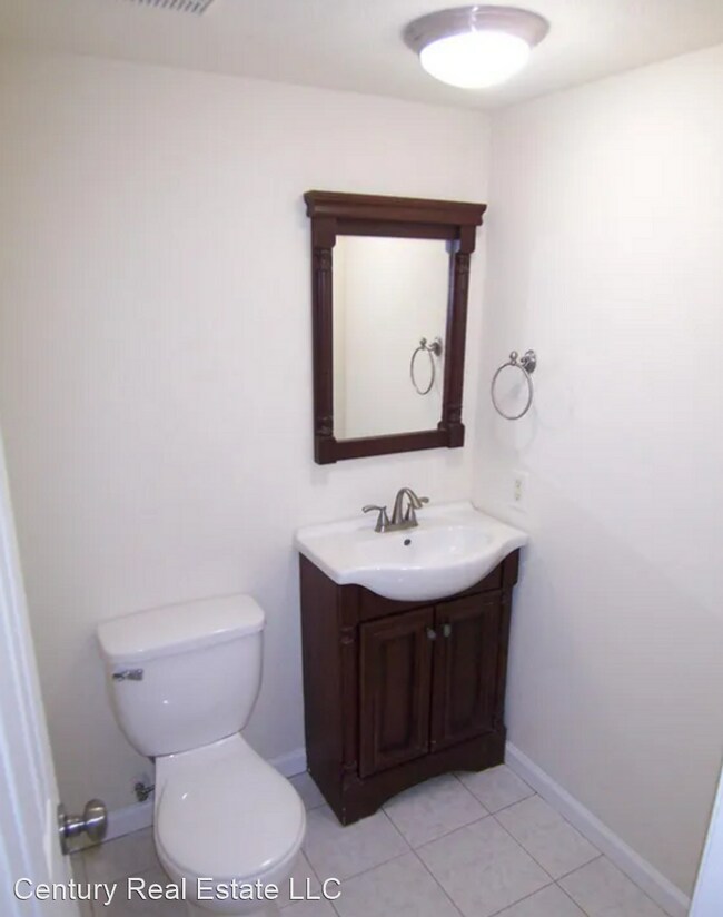 Building Photo - 3 br, 1.5 bath House - 64 Sycamore Dr