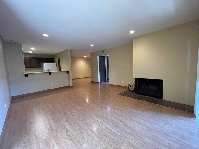 Foto del edificio - 1 Br - 1 Ba Hillcrest Condo with Washer/Dr...