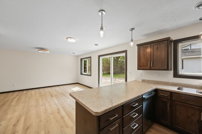 Foto del edificio - Brand New Townhome in Sartell!