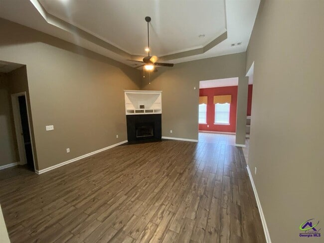 Building Photo - 104 Village Walk