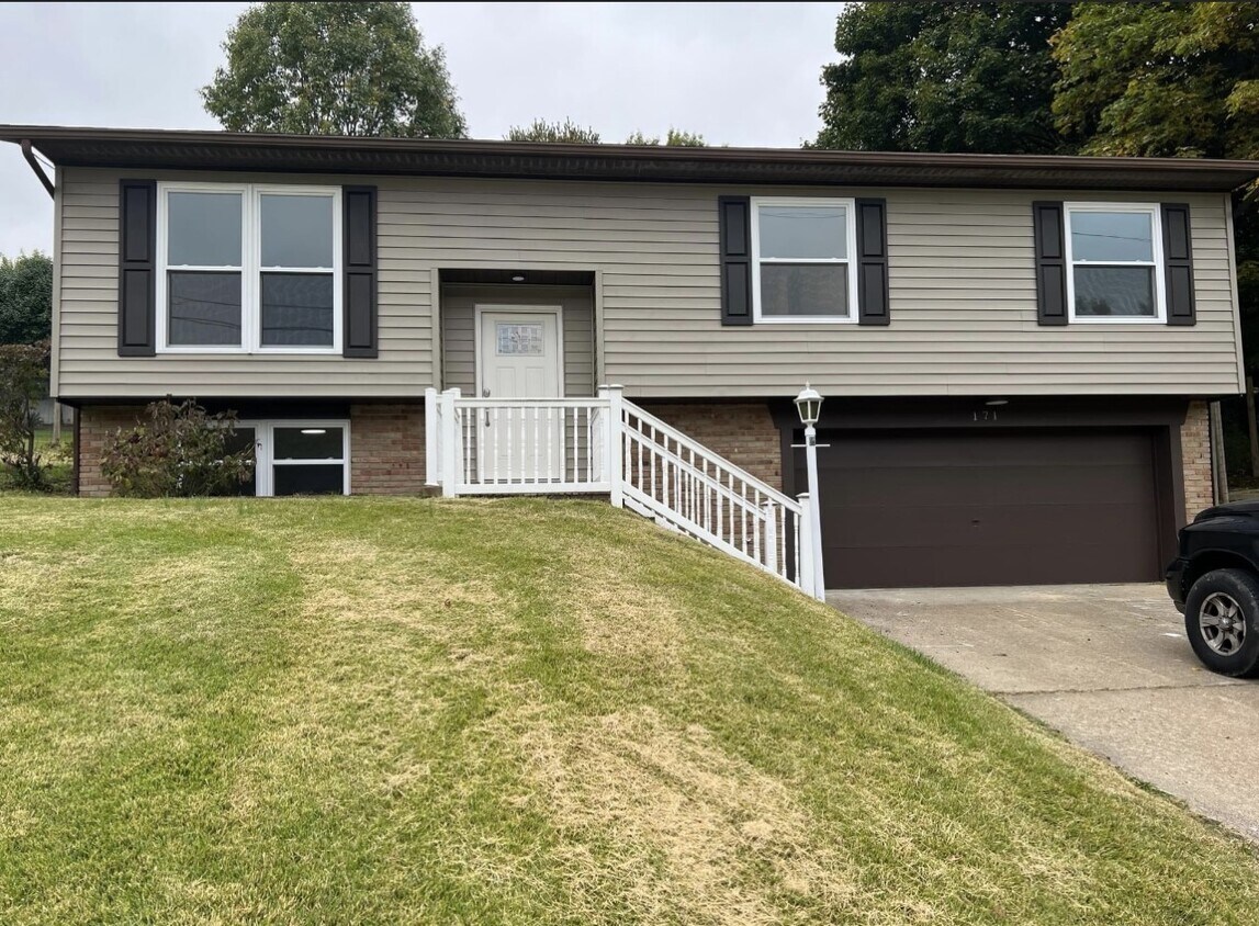Primary Photo - 171 Stuart Dr