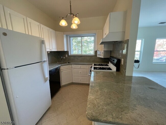 Foto del edificio - 710 Brittany Dr