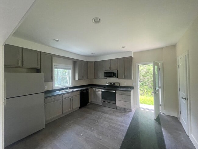 Building Photo - 2247 E Woodstock Rd