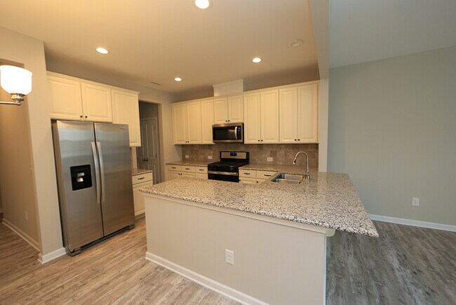 Building Photo - 806 Talbot Pl