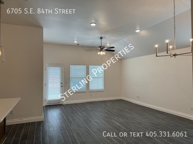 Foto del edificio - 6705 SE 84th St