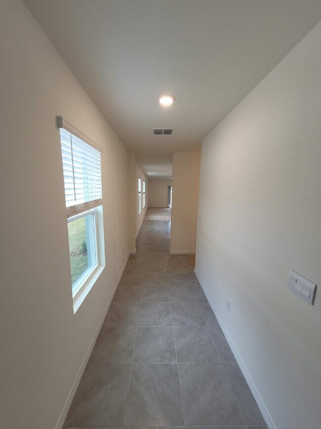 Foto del edificio - 488 Lily Ln