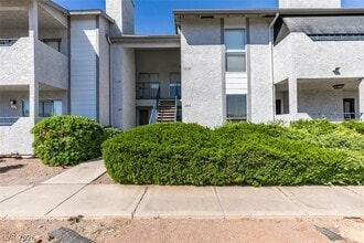 Building Photo - 1604 Justin Pl