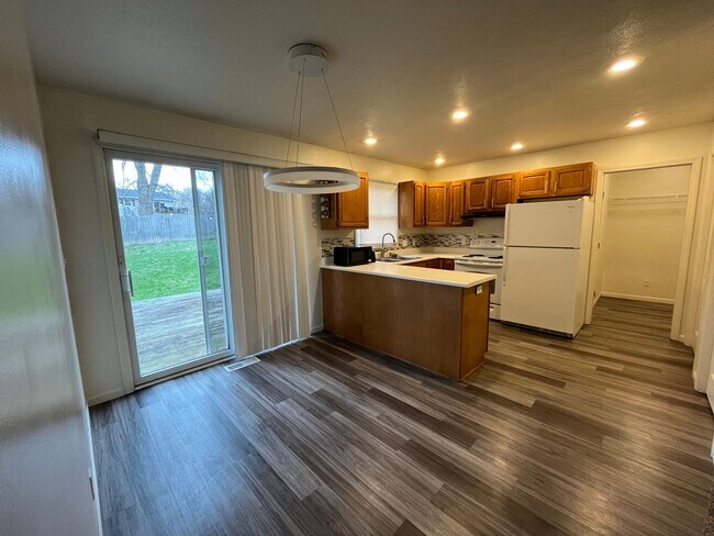 Foto del edificio - 6209-6211 Hipps Hollow