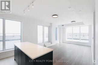 Building Photo - 2525-2525 Bathurst St