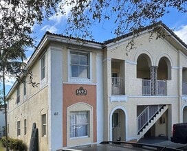 Building Photo - 1692 SE 29th Ct