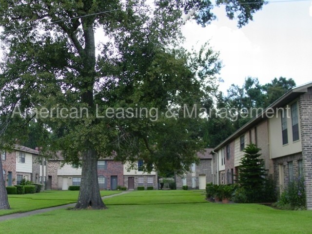 Primary Photo - 2/1.5 Town-home off Delaware