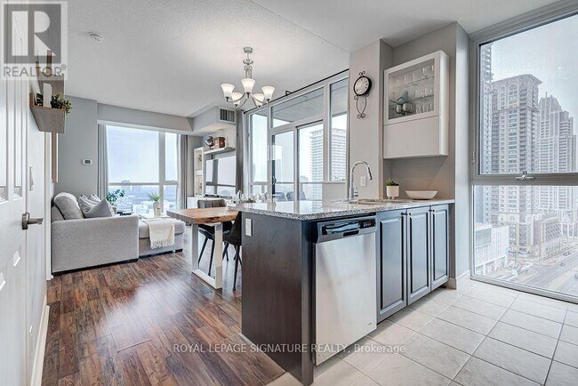 Photo du bâtiment - 339-1339 Rathburn Rd W