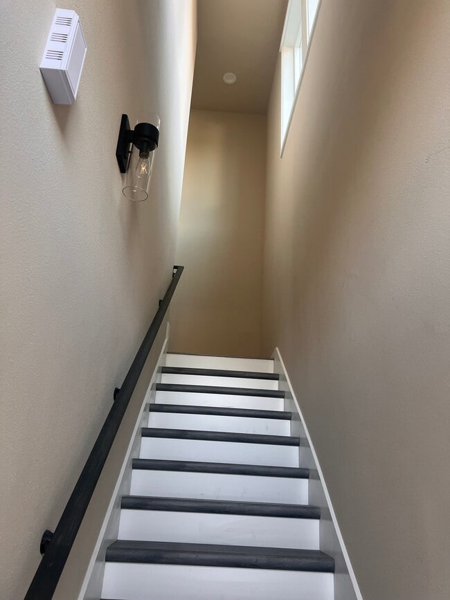 Building Photo - 11416 8th Ave S