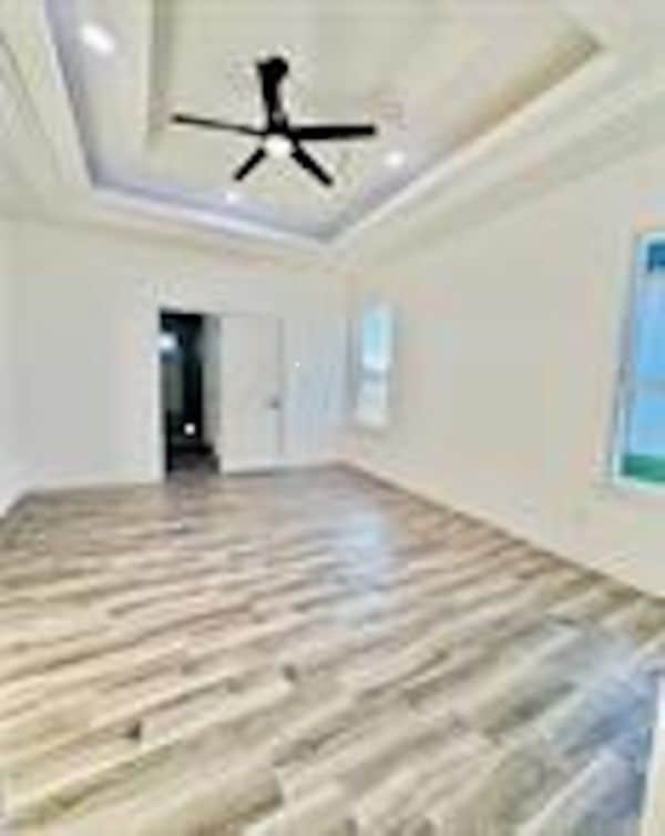 Building Photo - 2304 E Tamarindo Dr