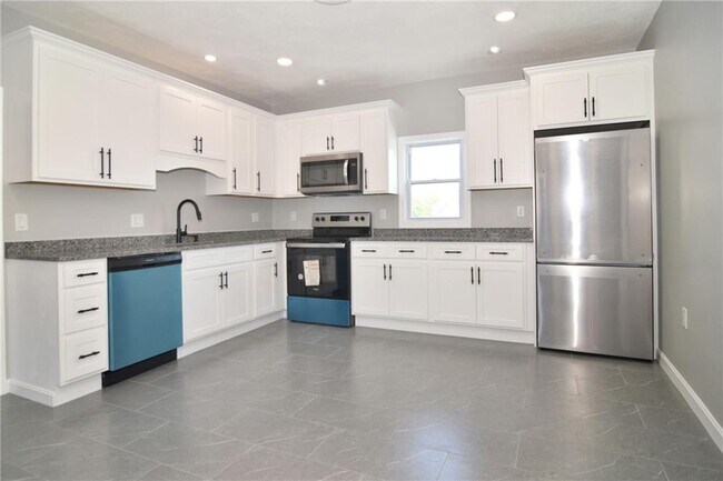 Building Photo - 1361 Mineral Spring Ave