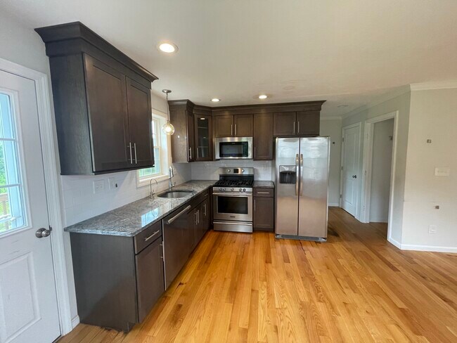 Foto del edificio - 35 Riley Rd