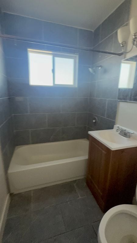 Building Photo - 2558 Cortez St