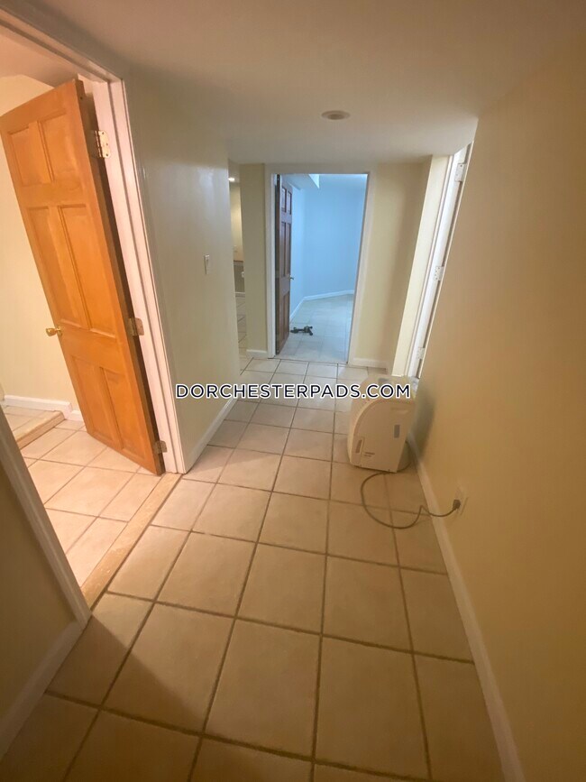 Building Photo - 12 North Munroe Ter